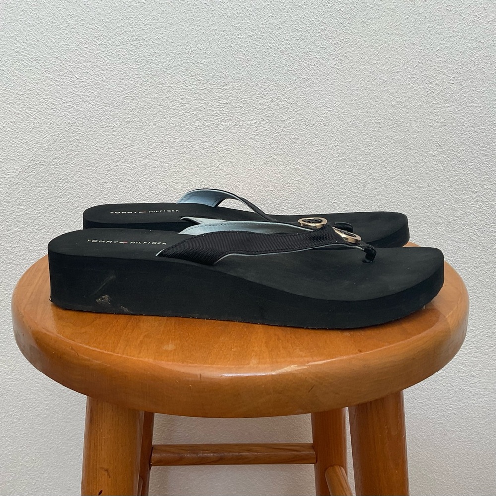Tommy Hilfiger Black Foam Wedge Flip Flops Y2K 90s Fashion Size